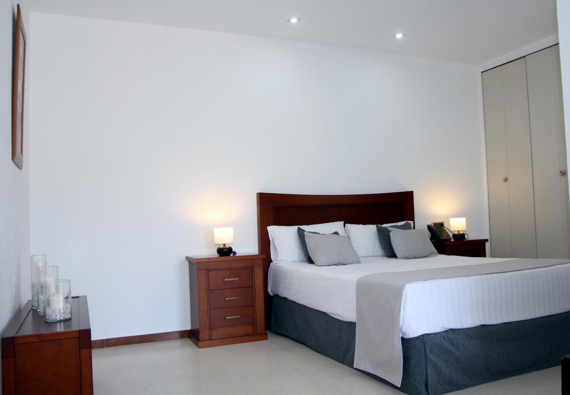 Hospedium Hotel Blu Torre De Sevilla Torre de la Reina Luaran gambar
